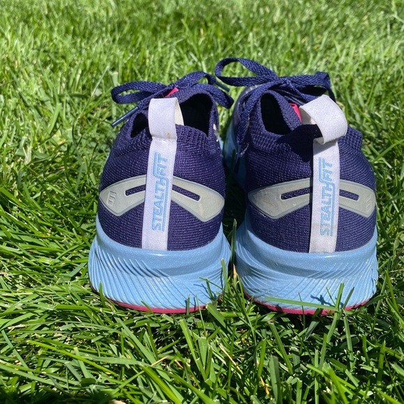Brooks stealthfit levitate 6, size 7! - Picture 3 of 4